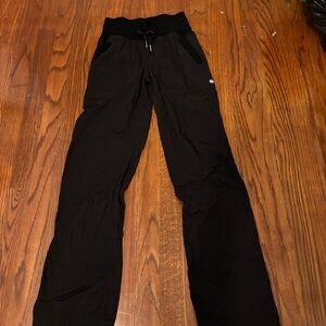 LULU DANCE STUDIO PANTS!! size 0. Worn, but good as new